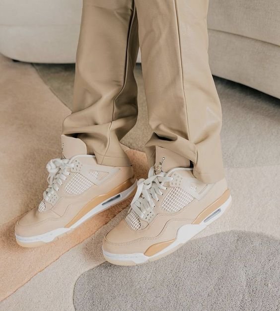 Air Jordan 4 Shimmer - הכרטיס שלך לאופנה ולקסם הדגמים החמים | ShoeSale