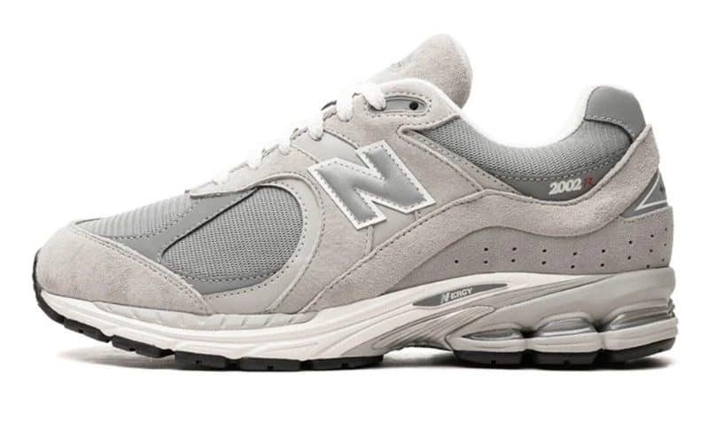 New Balance 2002R Gore-Tex Concrete - סניקרס שישדרגו כל הופעה NEW BALANCE | ShoeSale