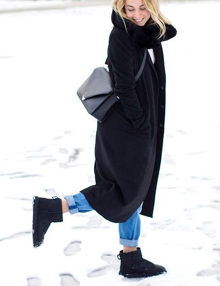 מגפי האג Classic Mini Boot Black - האופנה שתעורר בך השראה! UGG | ShoeSale