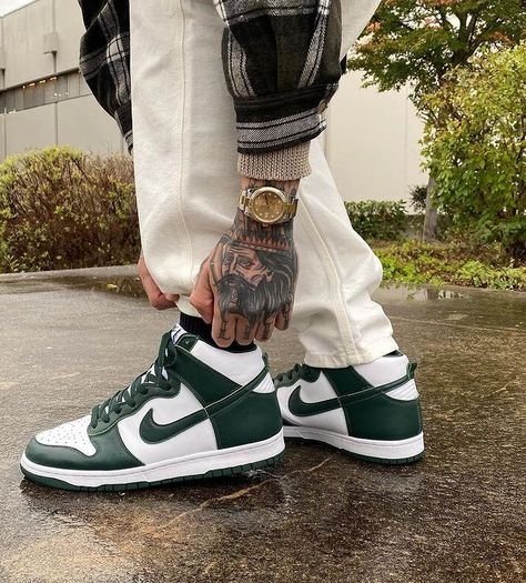 Dunk High Spartan Green - הטרנד החם של העונה! NIKE | ShoeSale