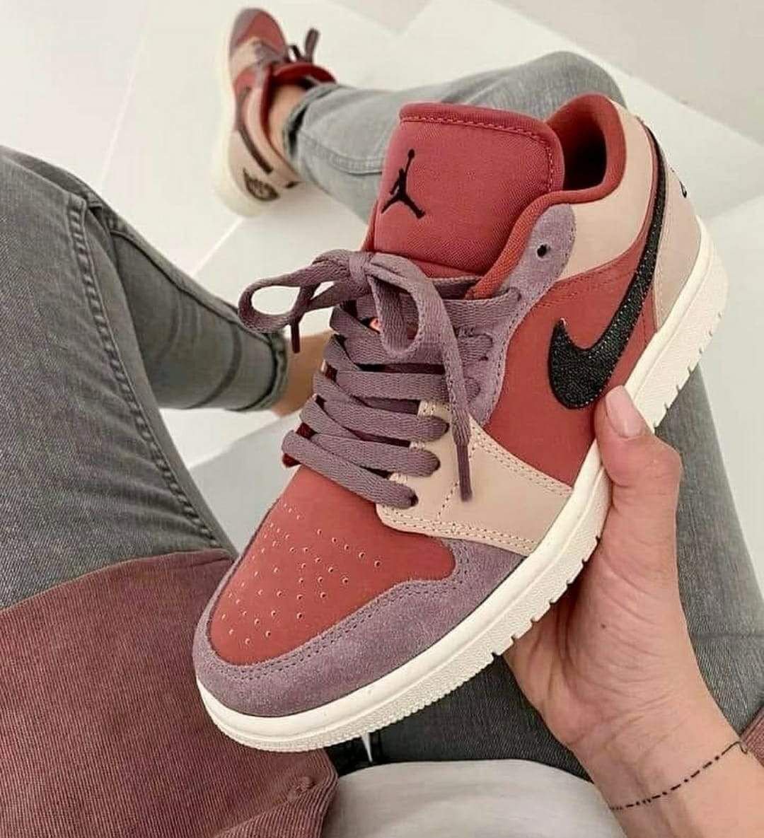 Air Jordan 1 Low Canyon Rust – חוויה של סגנון ואופנה AIR JORDAN | ShoeSale