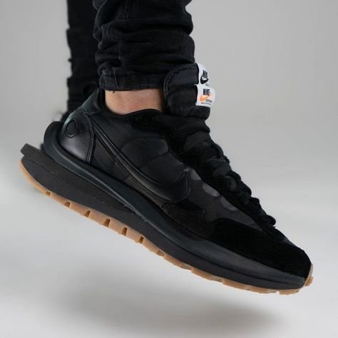 Nike Vaporwaffle Sacai Black Gum - לא לסלוח על סטייל NIKE | ShoeSale
