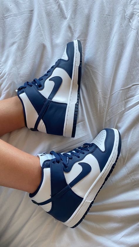 Dunk High Midnight Navy: הסניקרס המושלמות לסטייל שלך NIKE | ShoeSale
