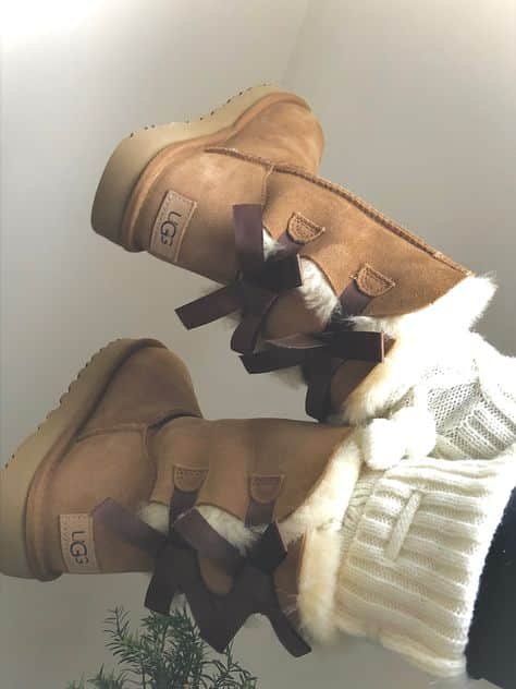 מגפי האג Bailey Bow II Brown - השדרוג המושלם לארון האופנה שלך! UGG | ShoeSale