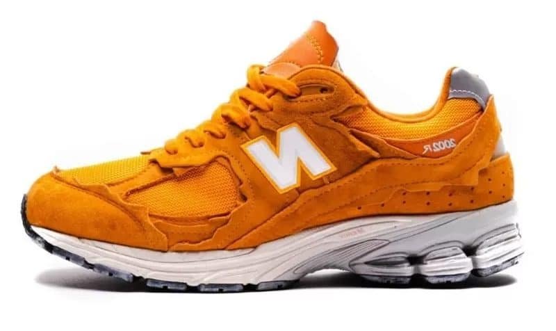 New Balance 2002R Protection Pack Vintage Orange - סניקרס שמביאות סטייל לעולם האופנה NEW BALANCE | ShoeSale