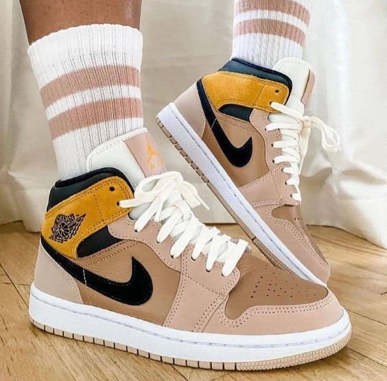 Air Jordan 1 Mid Se Particle Beige – סטייל בלתי נגמר AIR JORDAN | ShoeSale