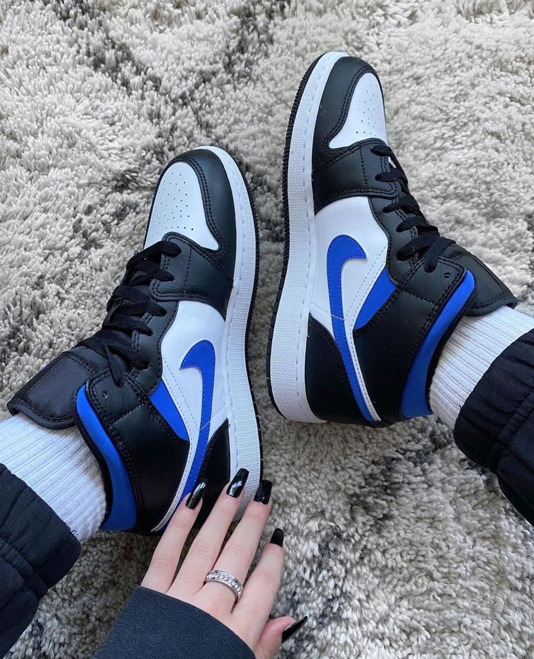 Air Jordan 1 Mid White Black Royal - הגוון המושלם לכל סטייל AIR JORDAN | ShoeSale