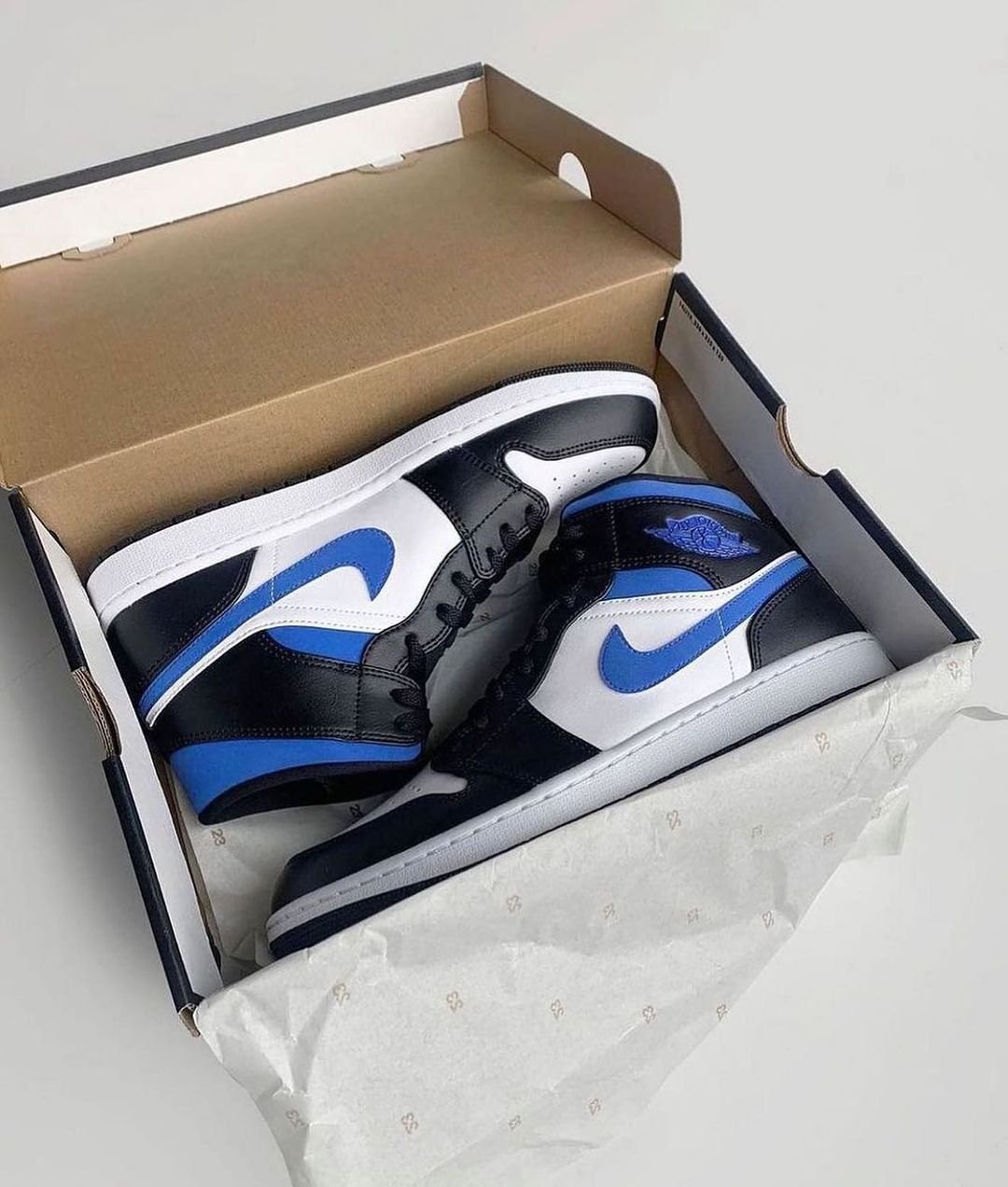 Air Jordan 1 Mid White Black Royal - הגוון המושלם לכל סטייל AIR JORDAN | ShoeSale