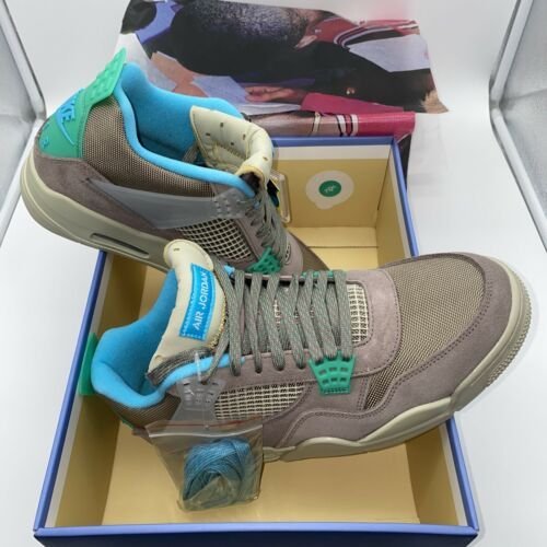 Air Jordan 4 Retro Union Taupe Haze - הסניקרס שכל אחד חייב AIR JORDAN | ShoeSale