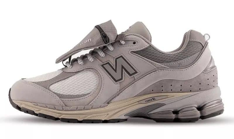 אופנת הניו באלנס 2002R Pocket Grey - סטייל בלתי מתפשר! NEW BALANCE | ShoeSale