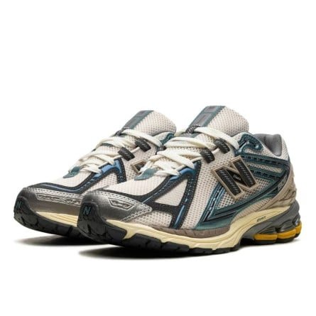 הפוך לכוכב אופנה עם New Balance 1906R Metallic Teal New Spruce! NEW BALANCE | ShoeSale