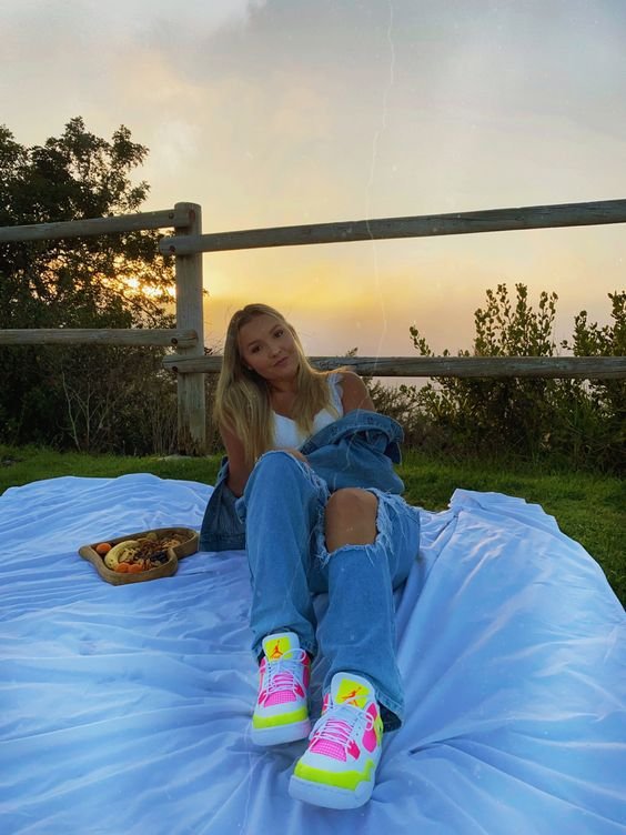 Air Jordan 4 Retro White Lemon Pink - הדגם המושלם לכל אוהבי האופנה! AIR JORDAN | ShoeSale