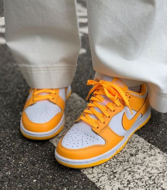 Dunk Low Laser Orange - סניקרס שידליקו את הסטייל שלך! NIKE | ShoeSale