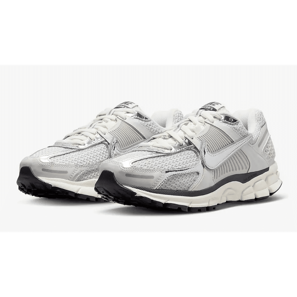 נעלי Nike Zoom Vomero 5 Photon Dust Chrome – לא מתפשרים על סטייל Nike Zoom | ShoeSale