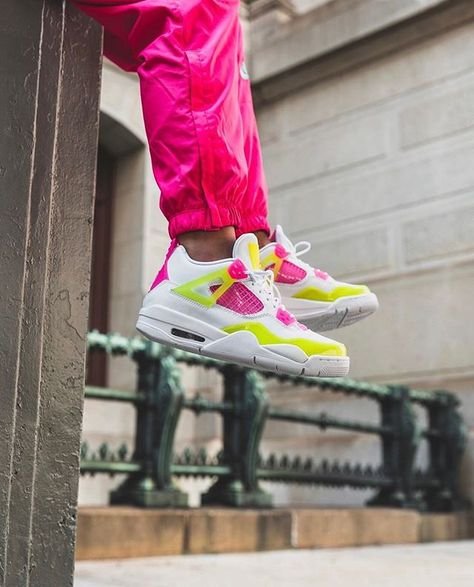 Air Jordan 4 Retro White Lemon Pink - הדגם המושלם לכל אוהבי האופנה! AIR JORDAN | ShoeSale