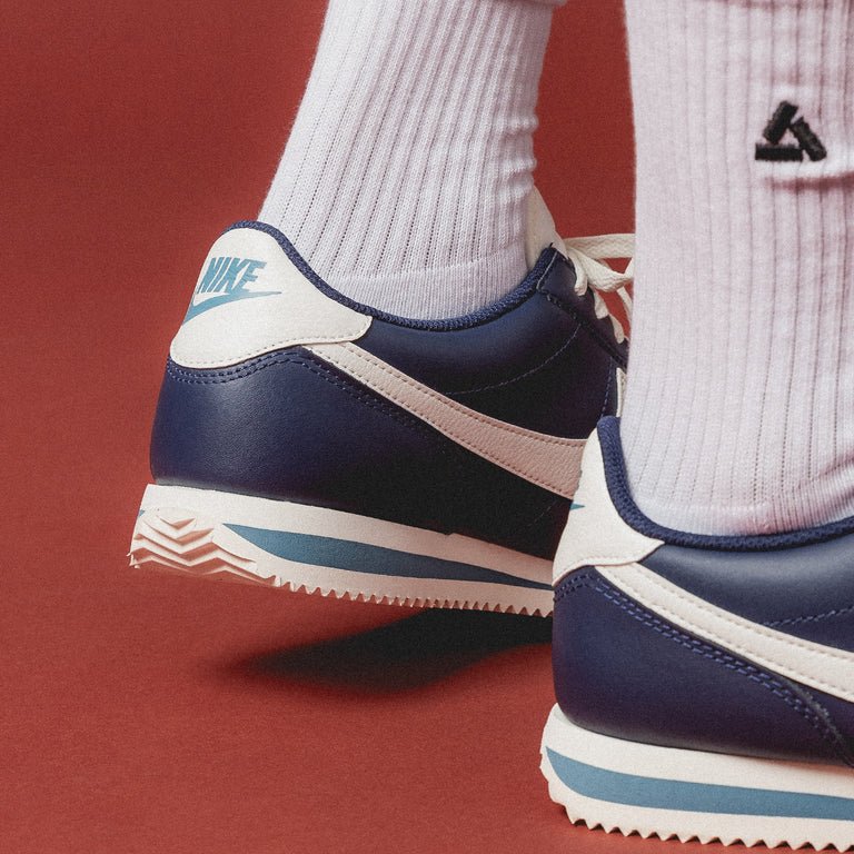 Nike Cortez Midnight Navy – נייק קורטז: חוויית אופנה חדשנית NIKE | ShoeSale