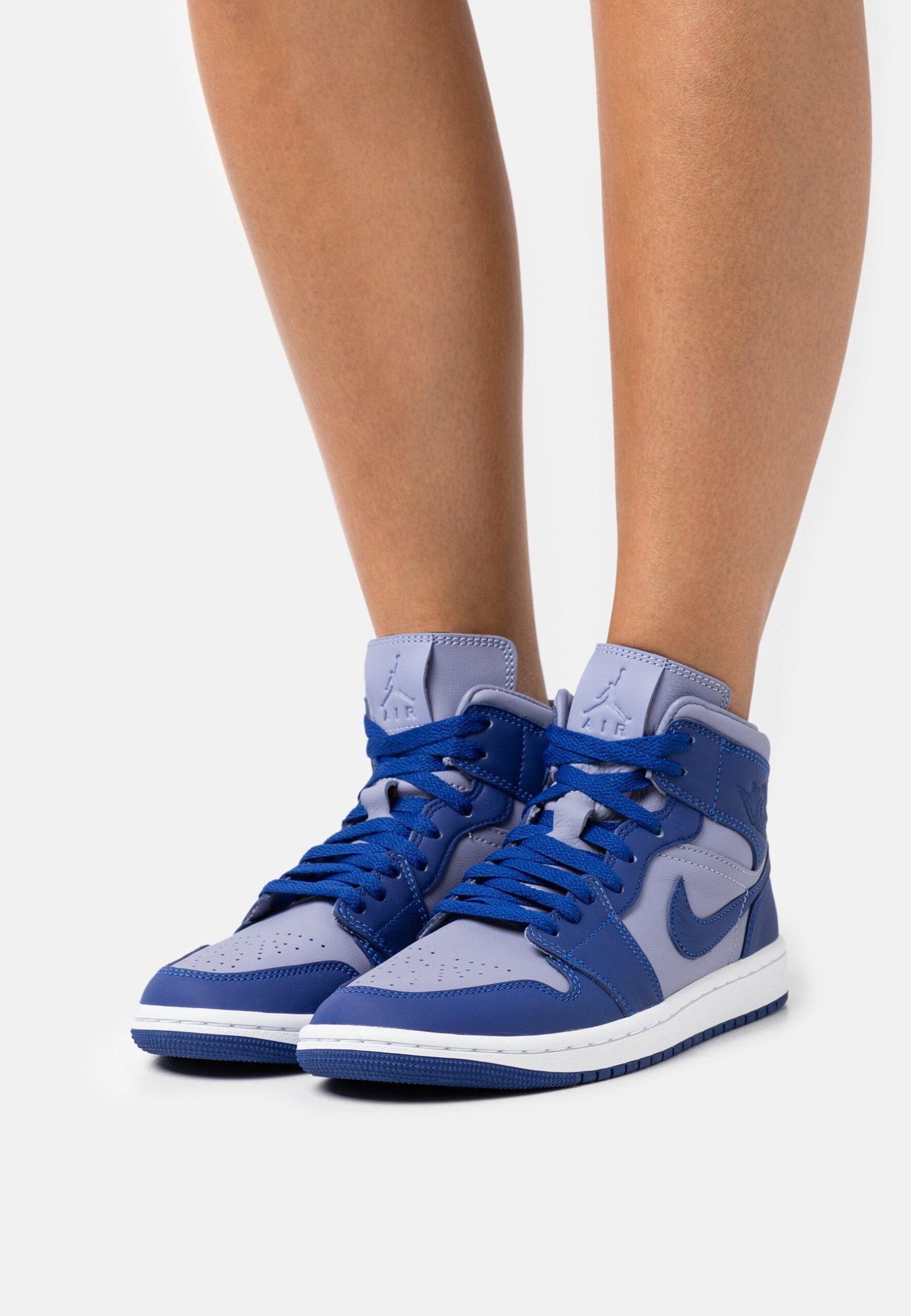 Air Jordan 1 Mid Se Iron Purple Deep Royal - הסניקרס שמשדרים סטייל AIR JORDAN | ShoeSale