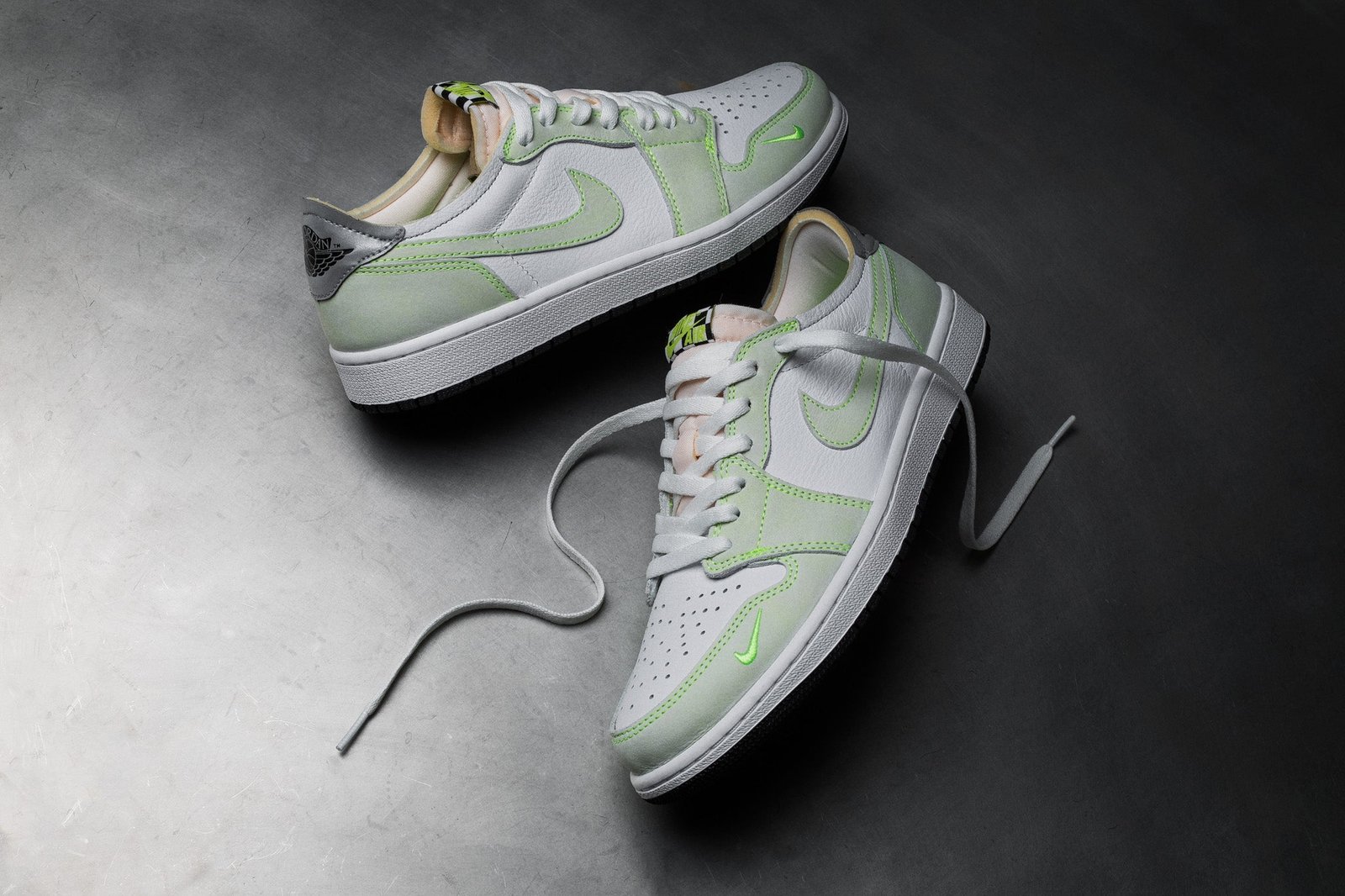 Air Jordan 1 Low Og Ghost Green – הסניקרס שיעצימו את הסטייל שלך AIR JORDAN | ShoeSale