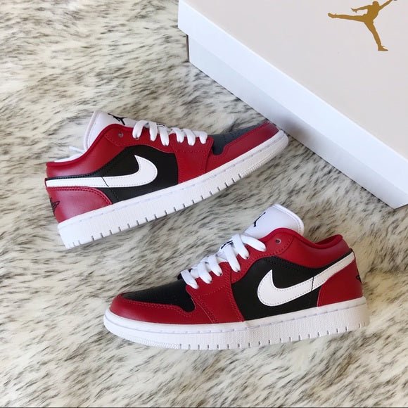 Air Jordan 1 Low Chicago Flip - הסניקרס שיגרמו לכם להתבלט AIR JORDAN | ShoeSale