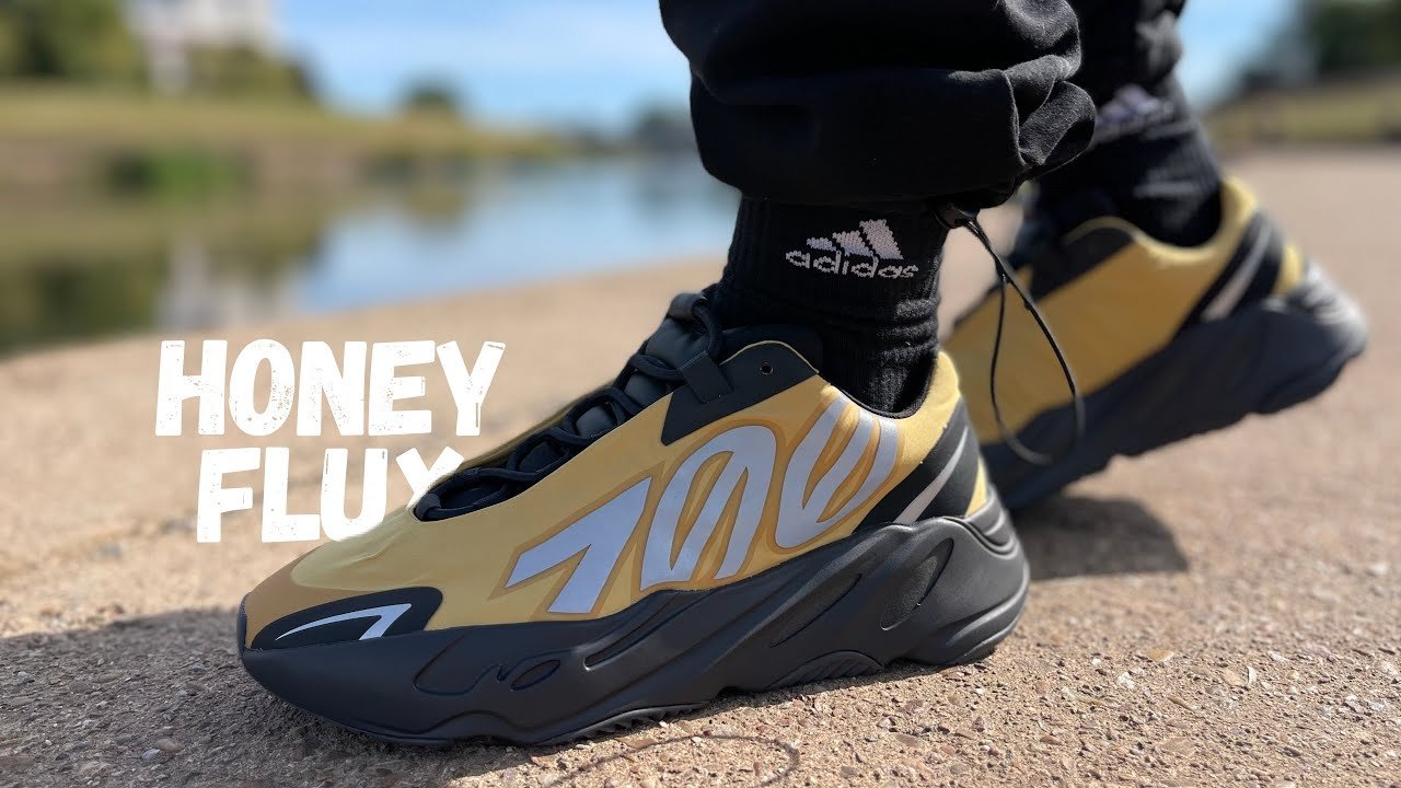 Yeezy 700 Mnvn Honey Flux - סטייל שמדבר בגובה! Yeezy 700 | ShoeSale