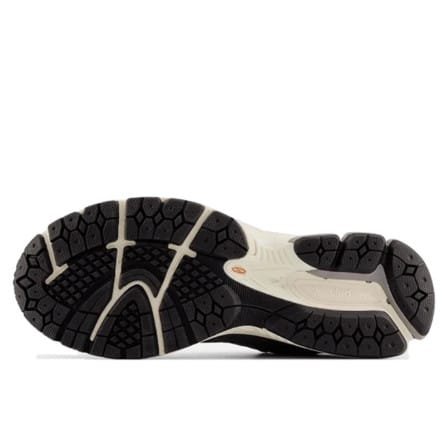 חדש! New Balance 2002R Castlerock - סניקרס שמשדרים סטייל ואופנה NEW BALANCE | ShoeSale