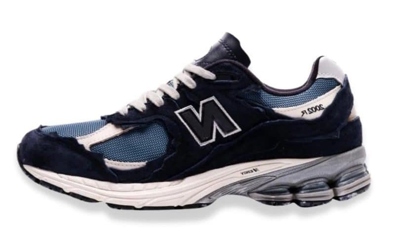נעלי New Balance 2002R Protection Pack Dark Navy - הקפיצה הטרנדית שלך לעולם האופנה NEW BALANCE | ShoeSale