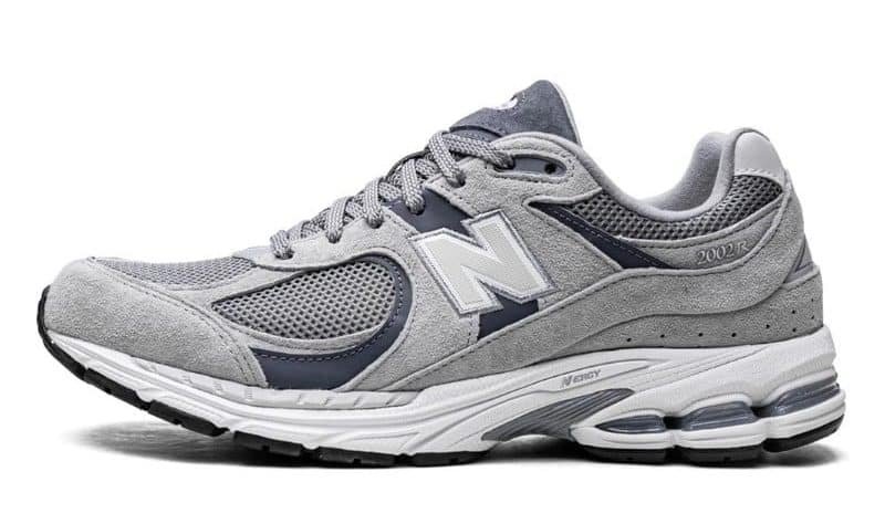 גלה את New Balance 2002R Steel Lead - הטרנד החם של העונה! NEW BALANCE | ShoeSale