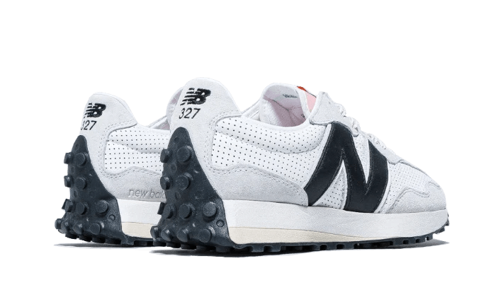 מצא את הסטייל המושלם עם New Balance 327 CASABLANCA BLACK LOGO NEW BALANCE | ShoeSale