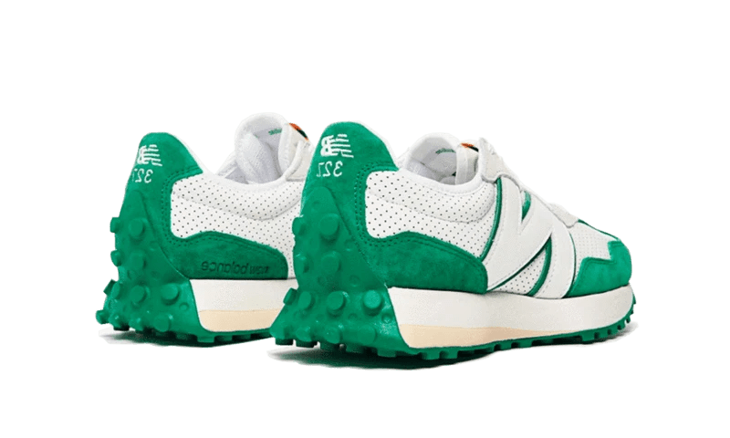 כנסו לסטייל החדש עם New Balance 327 CASABLANCA GREEN – תפסו את הטרנד! NEW BALANCE | ShoeSale