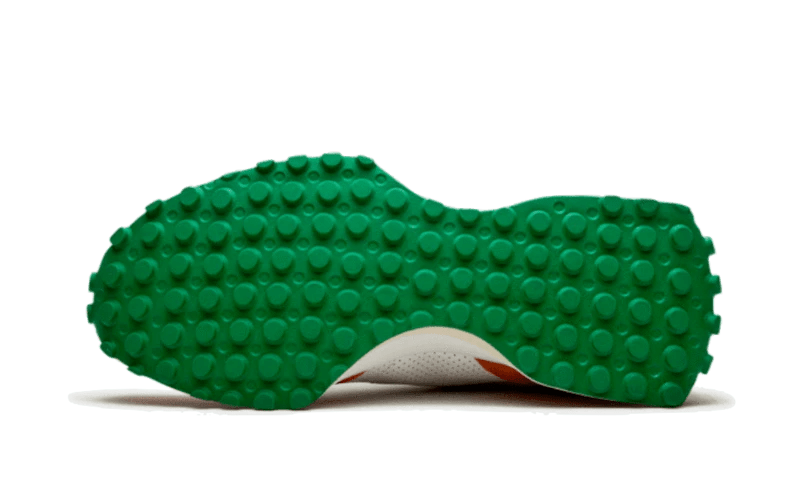 התחדשות האופנה עם New Balance 327 CASABLANCA ORANGE - סניקרס שמשדרות סטייל! NEW BALANCE | ShoeSale