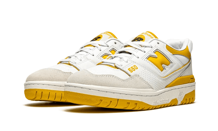התחדשו עם New Balance 550 Sea Salt Varsity Gold – הטרנד שיכבוש את האופנה! NEW BALANCE | ShoeSale