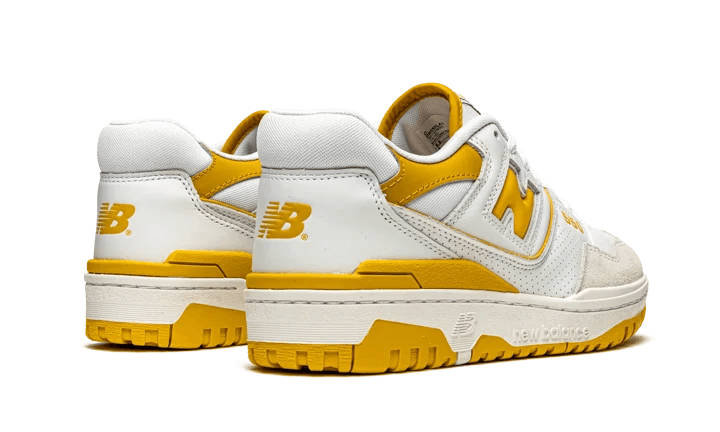 התחדשו עם New Balance 550 Sea Salt Varsity Gold – הטרנד שיכבוש את האופנה! NEW BALANCE | ShoeSale