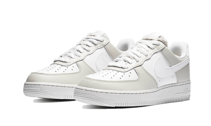 הכירו את Air Force 1 Low ’07 Light Bone Photon Dust – הטרנד המושלם לאופנת רחוב NIKE | ShoeSale
