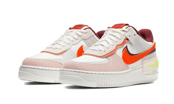 חזית הסטייל עם נייק אייר פורס 1 שדאו בצבעים Team Red Volt - רק ב-ShoeSale! NIKE | ShoeSale