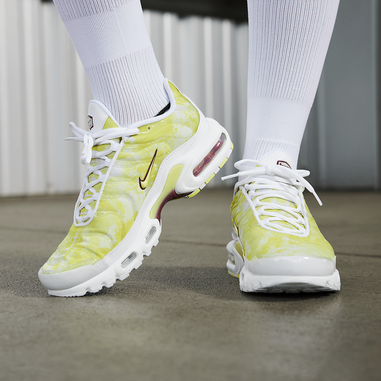 Nike Air Max Plus Lemon Acid Wash - הטרנד שכולם מדברים עליו! NIKE | ShoeSale