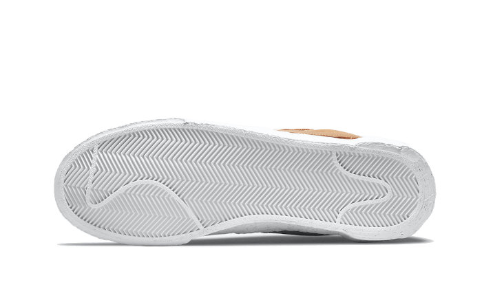 הכירו את Blazer Low Sacai British Tan - הטרנד הבא באופנה NIKE | ShoeSale