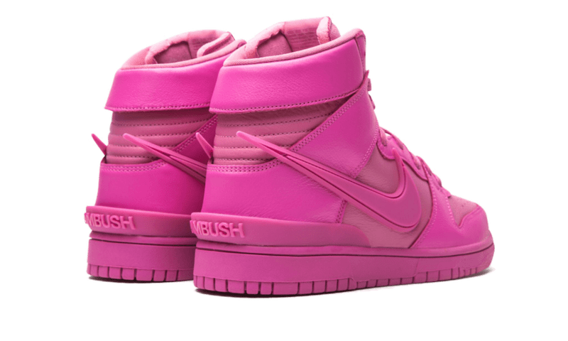 Dunk High Ambush Cosmic Fuchsia - התחבר לטרנד הסניקרס החדש NIKE | ShoeSale
