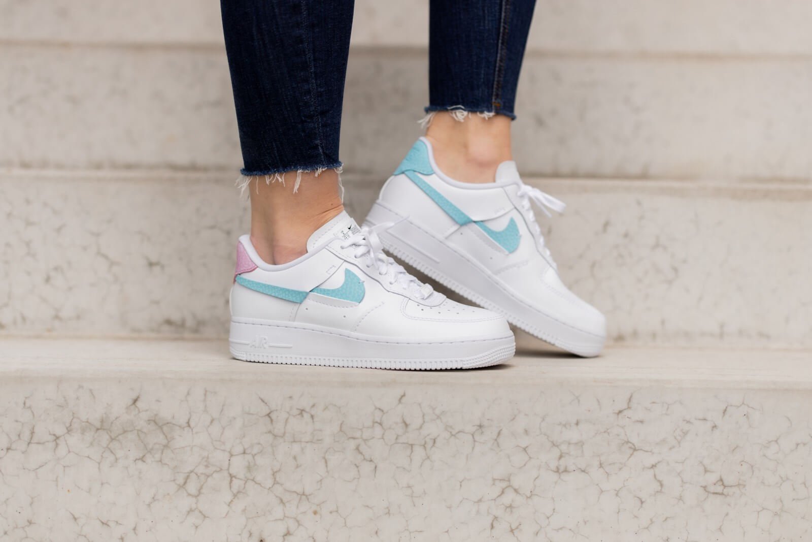 קח את הסטייל שלך לגבהים עם Air Force 1 Low Lxx White Pink Aqua! NIKE | ShoeSale