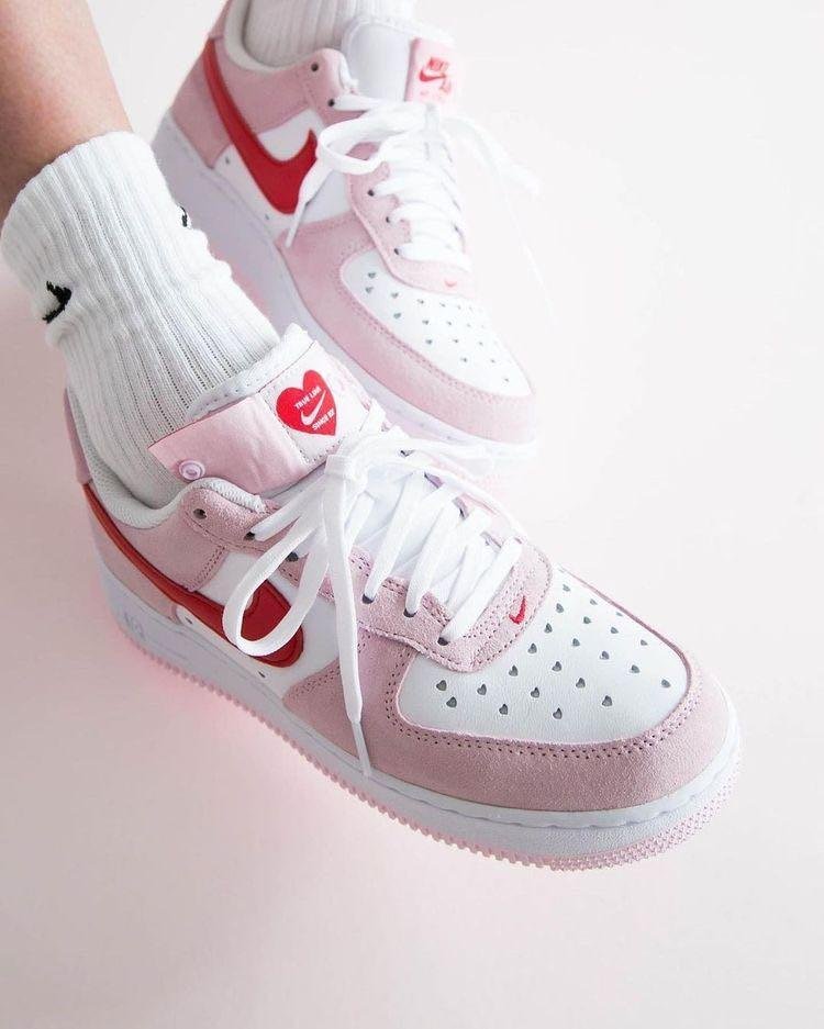 Air Force 1 Low Love Letter Valentine’s Day (2021) - נעל חלומית לסגנון בלתי נשכח NIKE | ShoeSale
