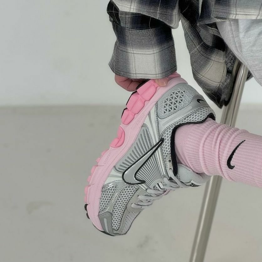 Nike Zoom Vomero 5 Photon Dust Pink Foam – אופנה וסגנון שלא ניתן להתעלם מהם! Nike Zoom | ShoeSale