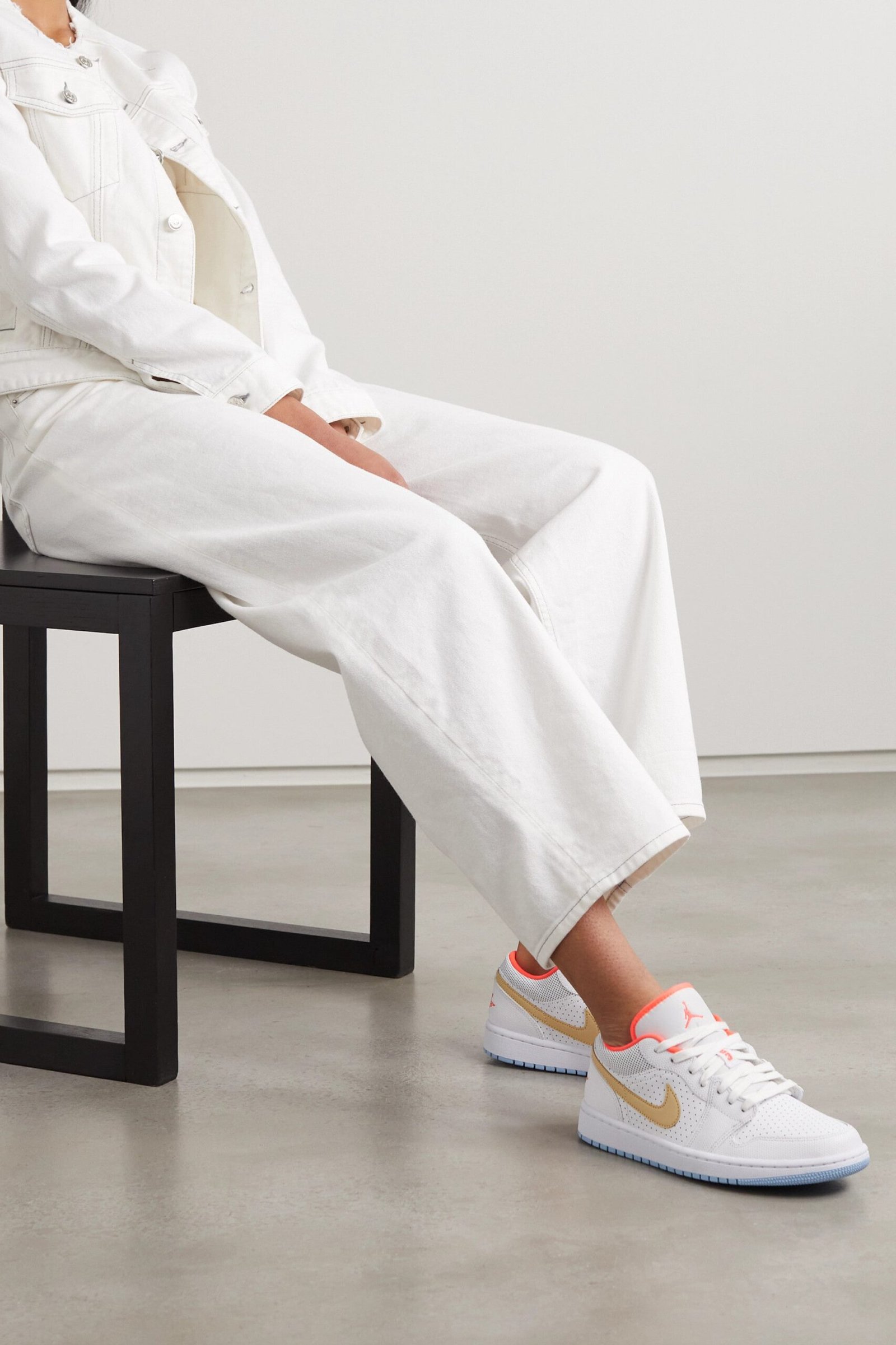 Air Jordan 1 Low Se White Sesame – השילוב המושלם של אופנה וסטייל! AIR JORDAN | ShoeSale