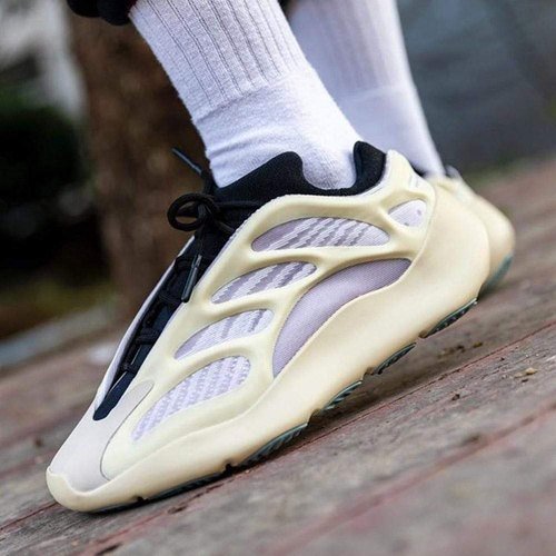 Yeezy 700 V3 Azael - חווית אופנה שאין שנייה לה! Yeezy 700 | ShoeSale